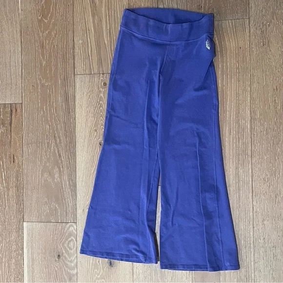 FP Movement Hot Shot Crop Flares in Moroccan Blue - Picture 2 of 10